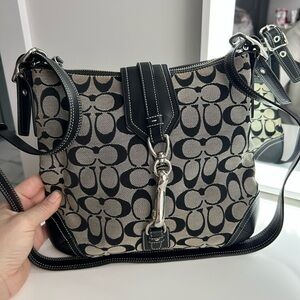 Vintage Coach signature jacquard shoulder bag